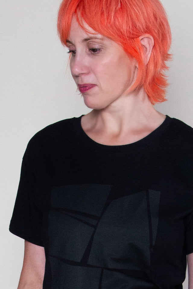 Röna Tee (Fracture)