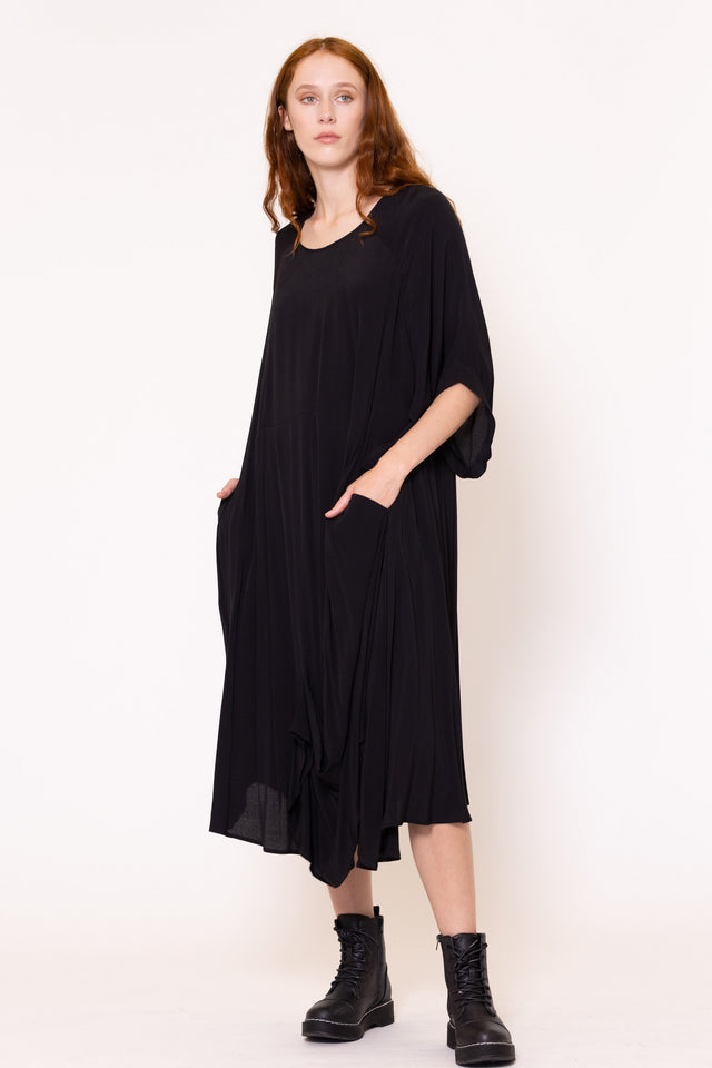 Dormant Dress (Black)